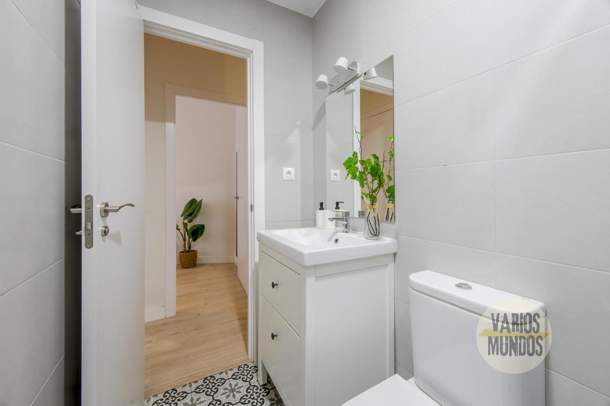 Apartment Tiempo En Madrid Para 7 En Tesoro 19 E1 *