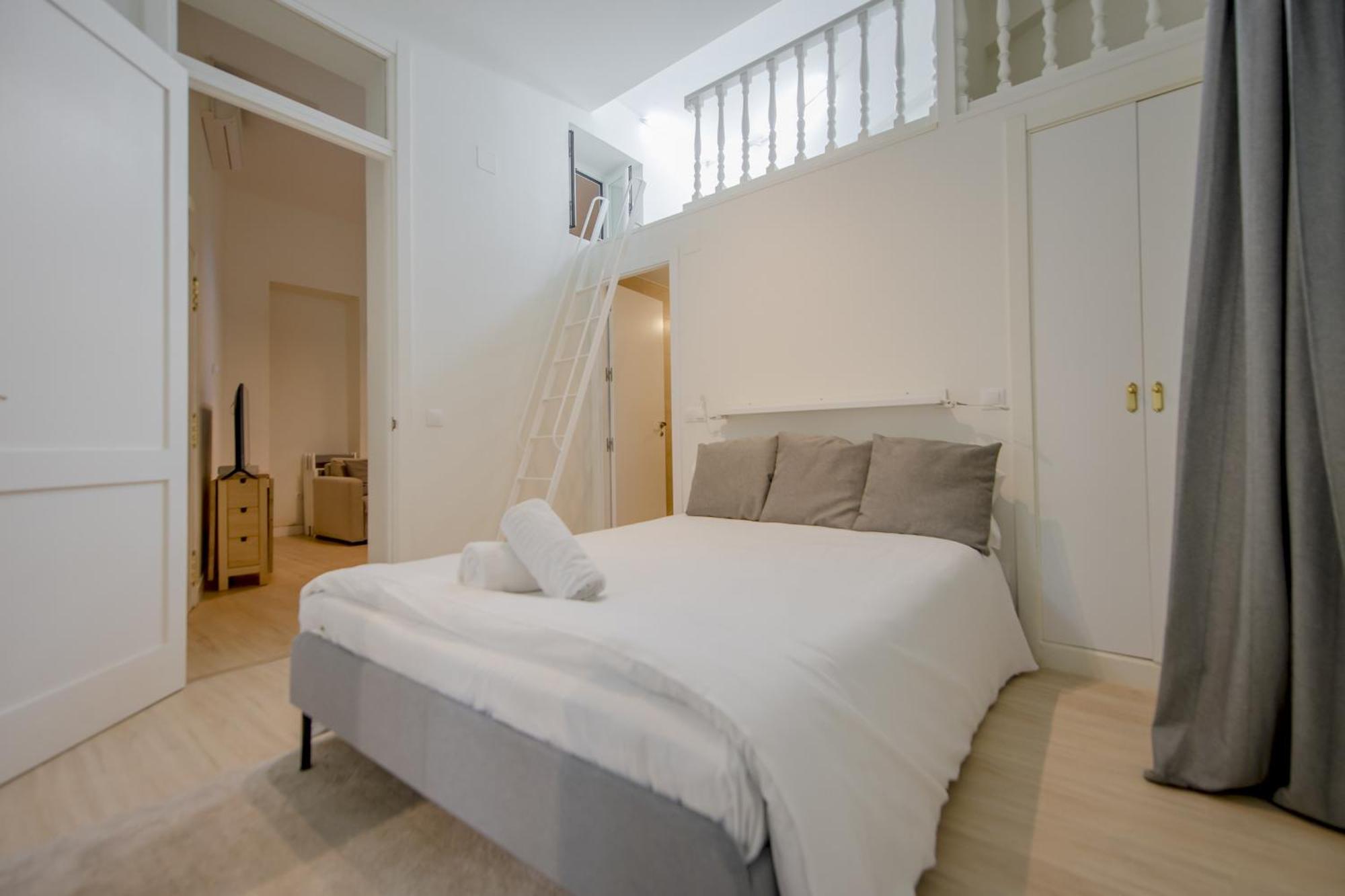 Apartment Tiempo En Madrid Para 7 En Tesoro 19 E1 *