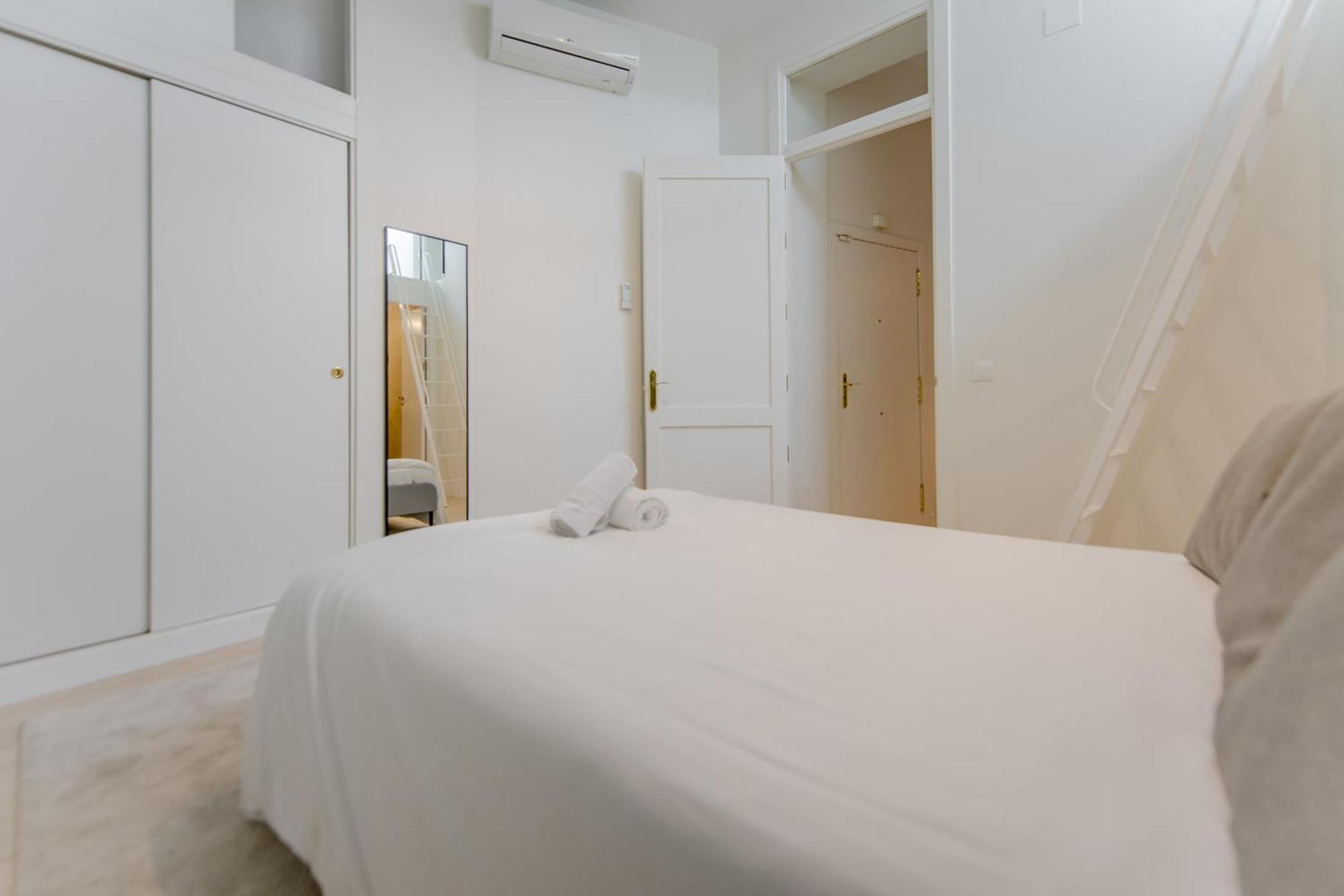 Apartment Tiempo En Madrid Para 7 En Tesoro 19 E1 *